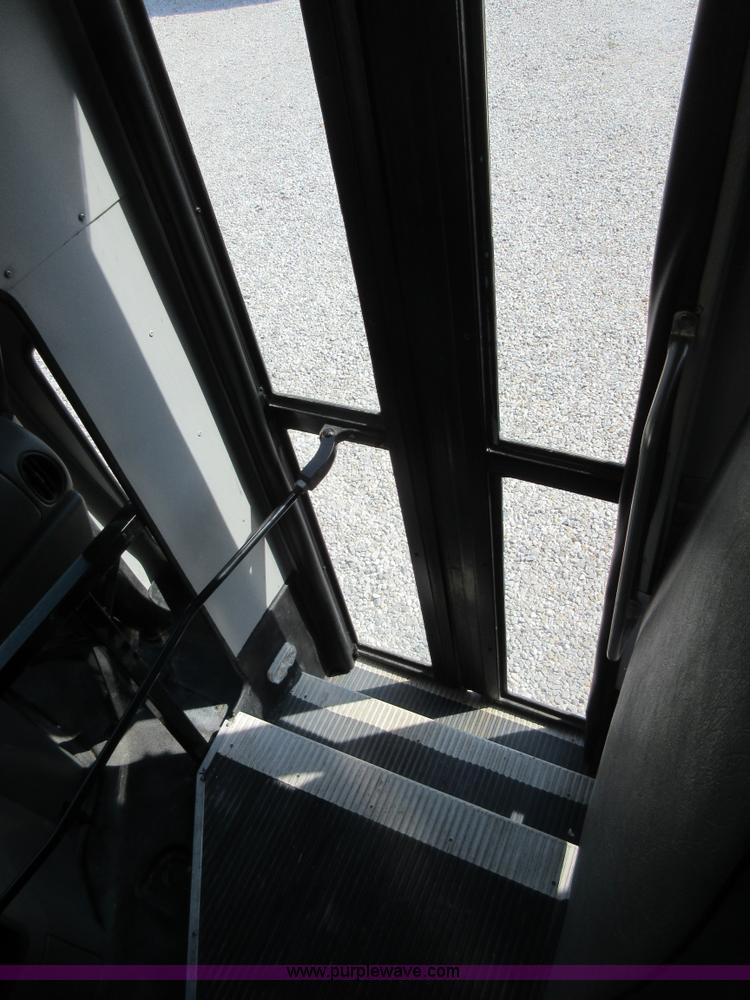 image for item I1968 2005 Ford E450 Super Duty school bus