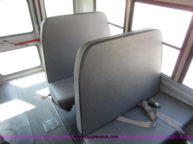 image for item I1968 2005 Ford E450 Super Duty school bus