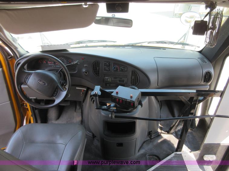 image for item I1968 2005 Ford E450 Super Duty school bus