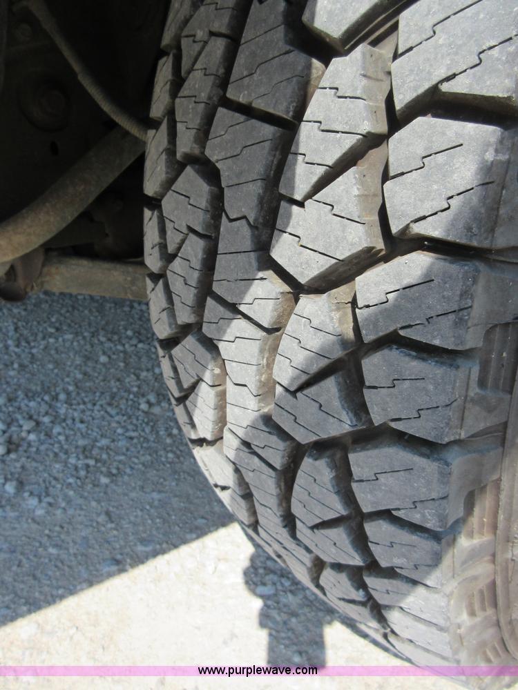 image for item I1974 2007 Chevrolet Silverado Classic 2500HD Crew Cab pickup truck