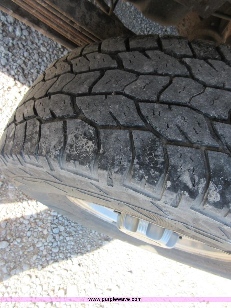 image for item I1974 2007 Chevrolet Silverado Classic 2500HD Crew Cab pickup truck