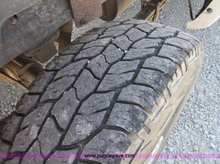 image for item I1974 2007 Chevrolet Silverado Classic 2500HD Crew Cab pickup truck