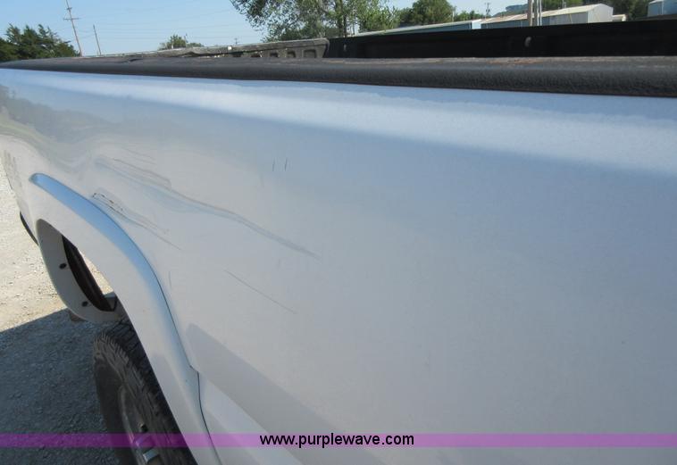 image for item I1974 2007 Chevrolet Silverado Classic 2500HD Crew Cab pickup truck