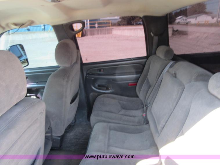 image for item I1974 2007 Chevrolet Silverado Classic 2500HD Crew Cab pickup truck