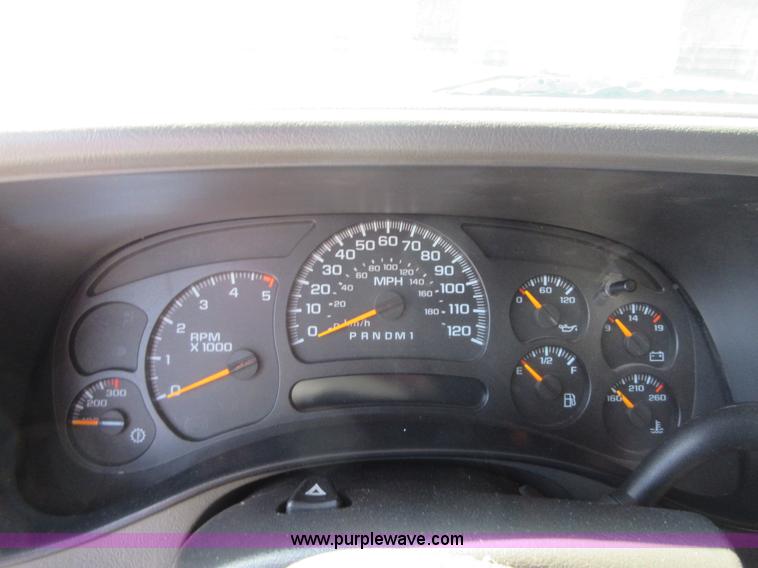 image for item I1974 2007 Chevrolet Silverado Classic 2500HD Crew Cab pickup truck