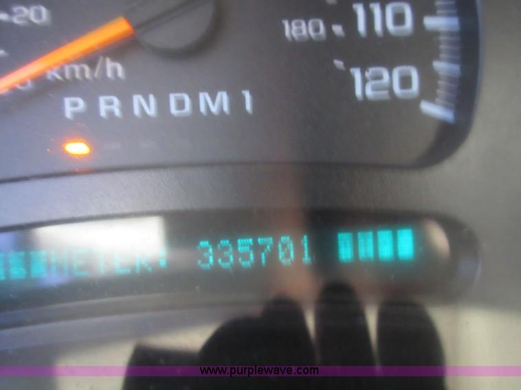 image for item I1974 2007 Chevrolet Silverado Classic 2500HD Crew Cab pickup truck