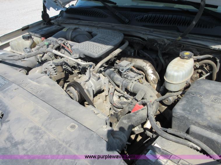 image for item I1974 2007 Chevrolet Silverado Classic 2500HD Crew Cab pickup truck