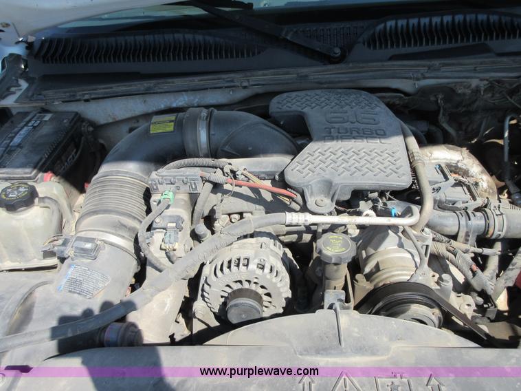 image for item I1974 2007 Chevrolet Silverado Classic 2500HD Crew Cab pickup truck