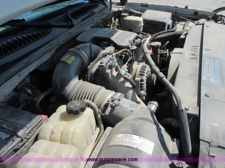 image for item I1974 2007 Chevrolet Silverado Classic 2500HD Crew Cab pickup truck