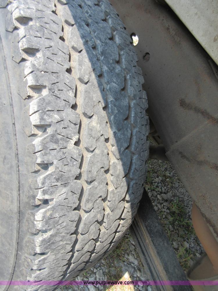 image for item I1991 2005 Chevrolet Silverado 2500HD Ext. Cab pickup truck