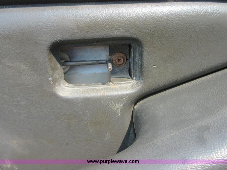 image for item I1991 2005 Chevrolet Silverado 2500HD Ext. Cab pickup truck