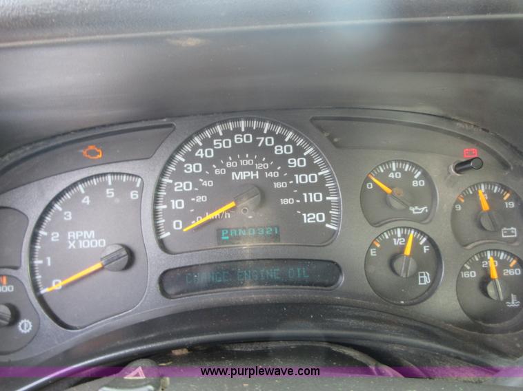 image for item I1991 2005 Chevrolet Silverado 2500HD Ext. Cab pickup truck