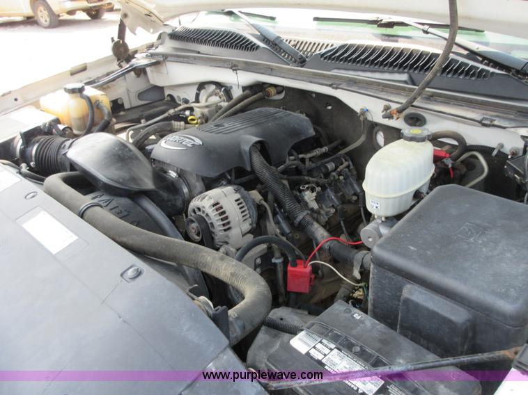 image for item I1991 2005 Chevrolet Silverado 2500HD Ext. Cab pickup truck