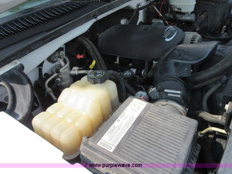 image for item I1991 2005 Chevrolet Silverado 2500HD Ext. Cab pickup truck