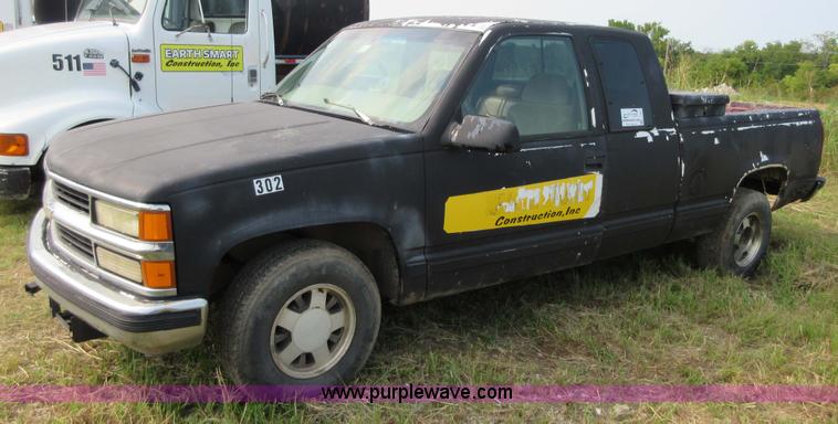 image for item I1994 1997 Chevrolet 1500 Ext. Cab pickup truck