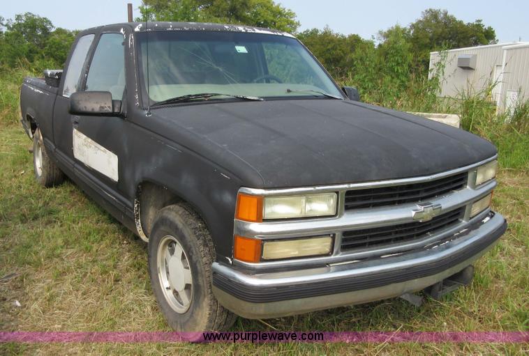 image for item I1994 1997 Chevrolet 1500 Ext. Cab pickup truck