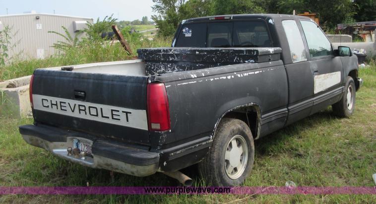 image for item I1994 1997 Chevrolet 1500 Ext. Cab pickup truck