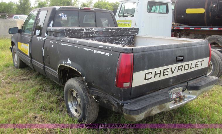 image for item I1994 1997 Chevrolet 1500 Ext. Cab pickup truck