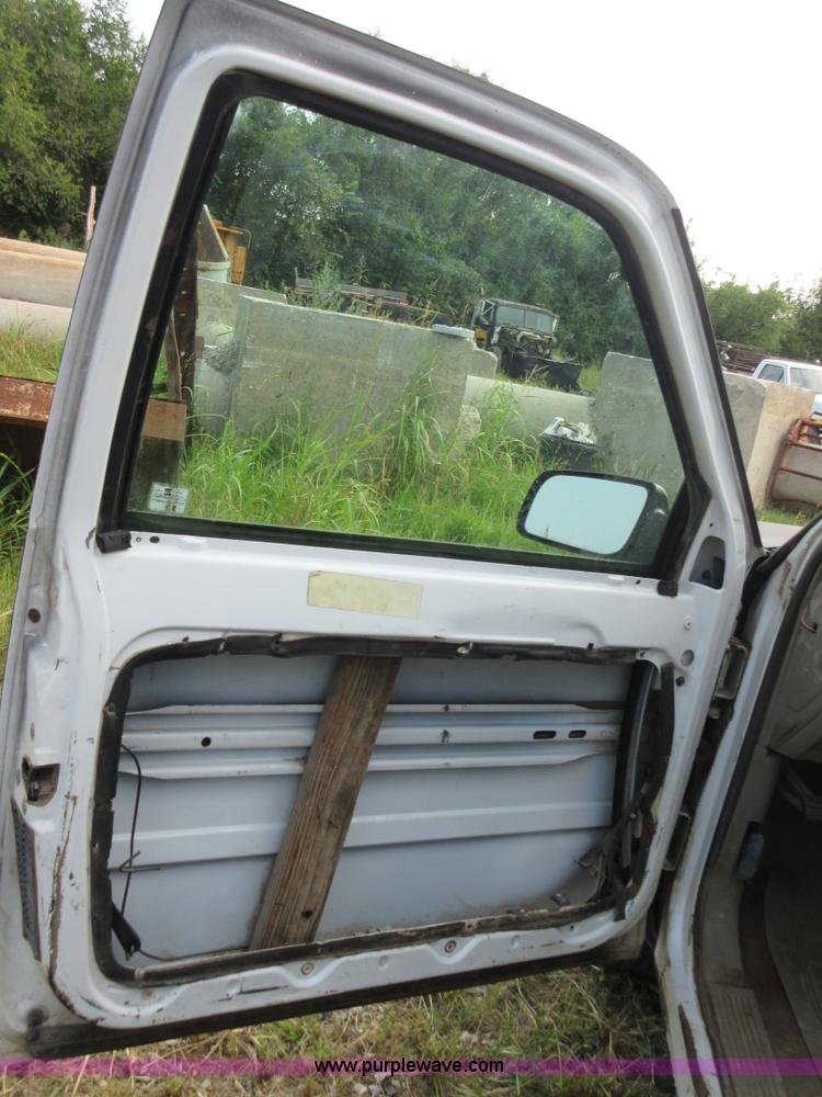 image for item I1994 1997 Chevrolet 1500 Ext. Cab pickup truck