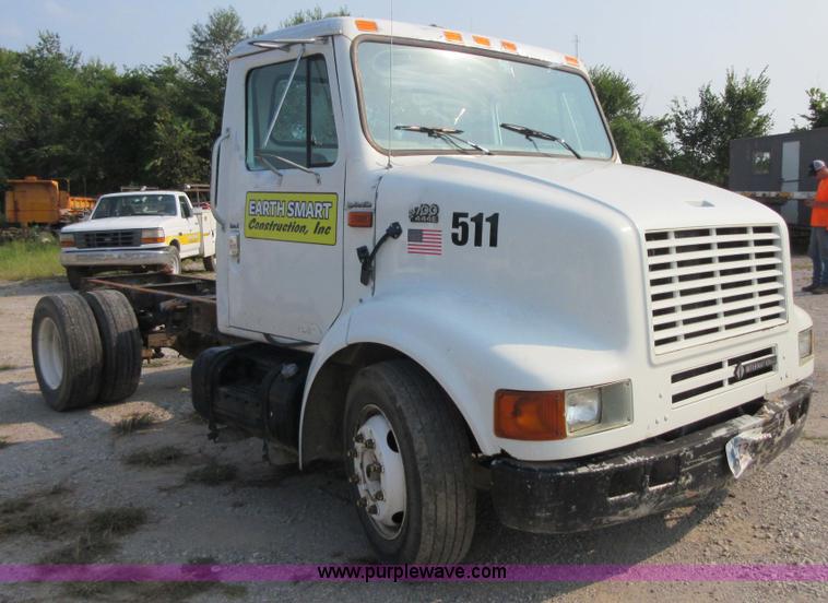 image for item I1995 2002 International 4700 truck cab and chassis