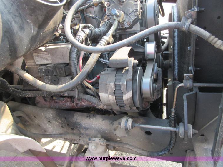 image for item I1995 2002 International 4700 truck cab and chassis