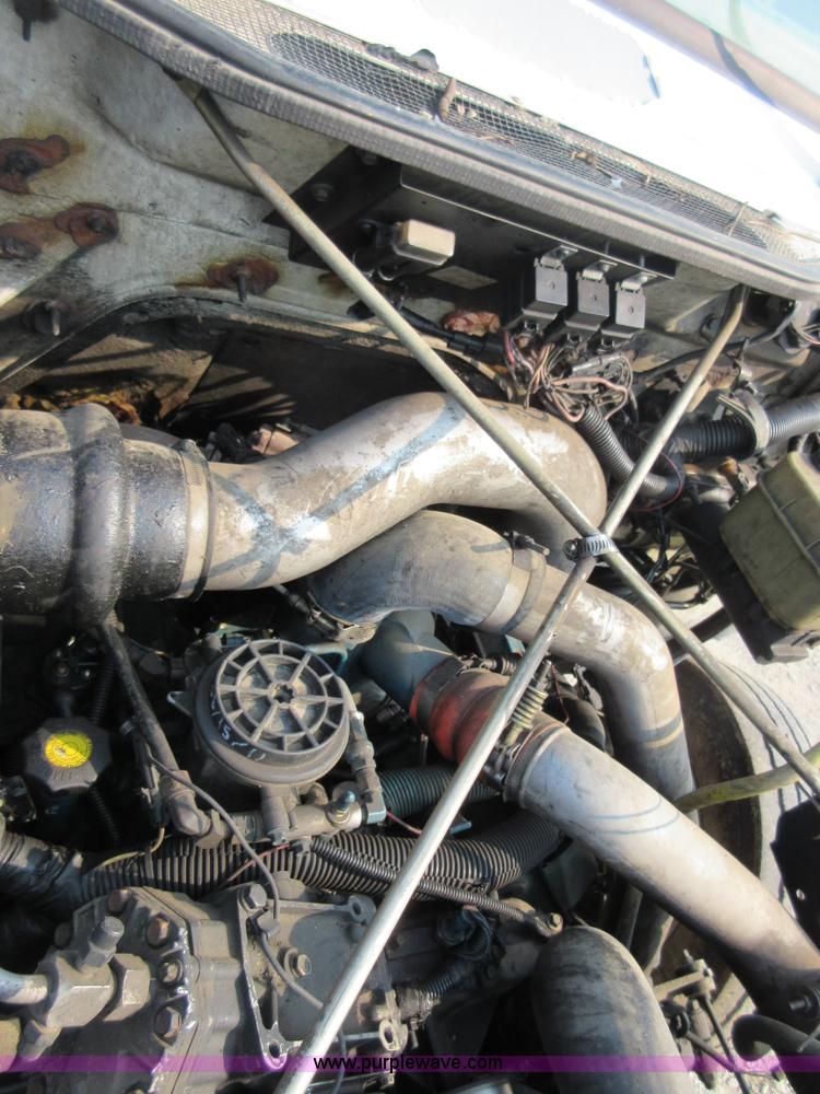 image for item I1995 2002 International 4700 truck cab and chassis