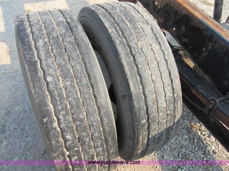 image for item I1995 2002 International 4700 truck cab and chassis