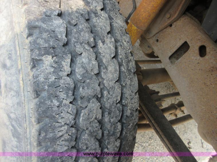 image for item I1997 2004 Ford F250 Super Duty pickup truck