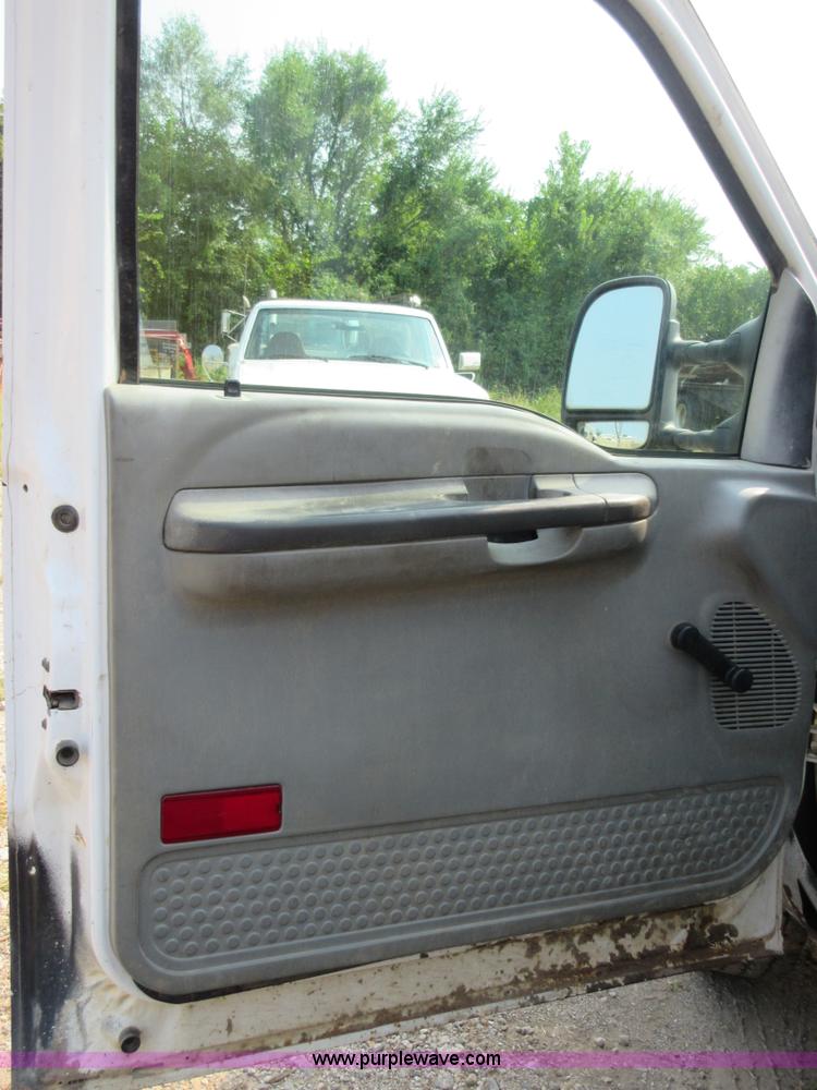 image for item I1997 2004 Ford F250 Super Duty pickup truck