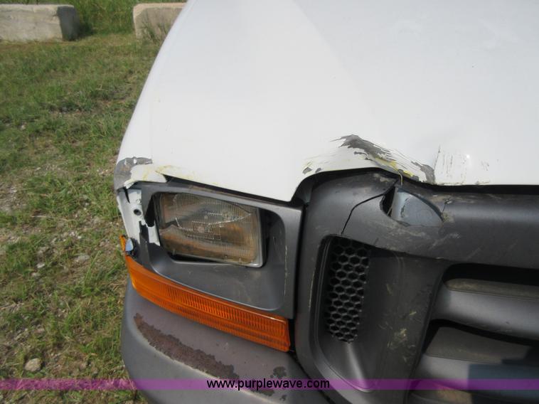 image for item I1998 2000 Ford F250 Super Duty utility truck