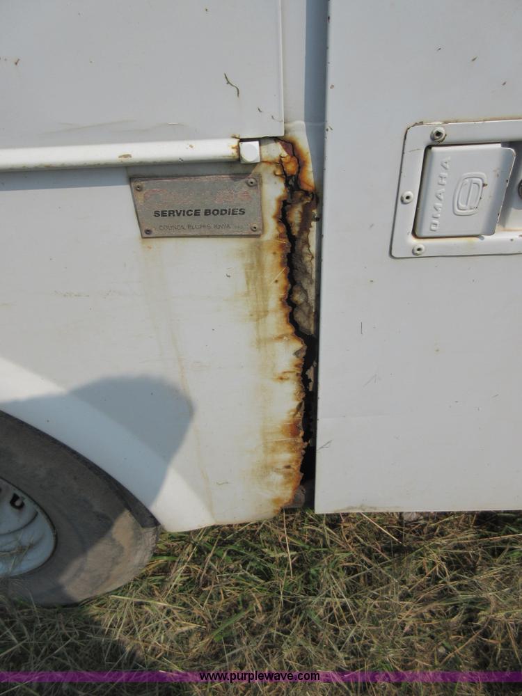 image for item I1998 2000 Ford F250 Super Duty utility truck