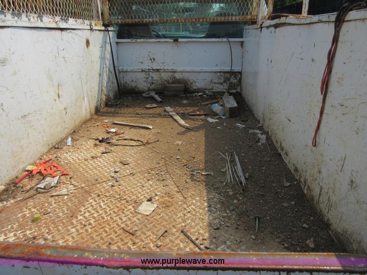 image for item I1998 2000 Ford F250 Super Duty utility truck