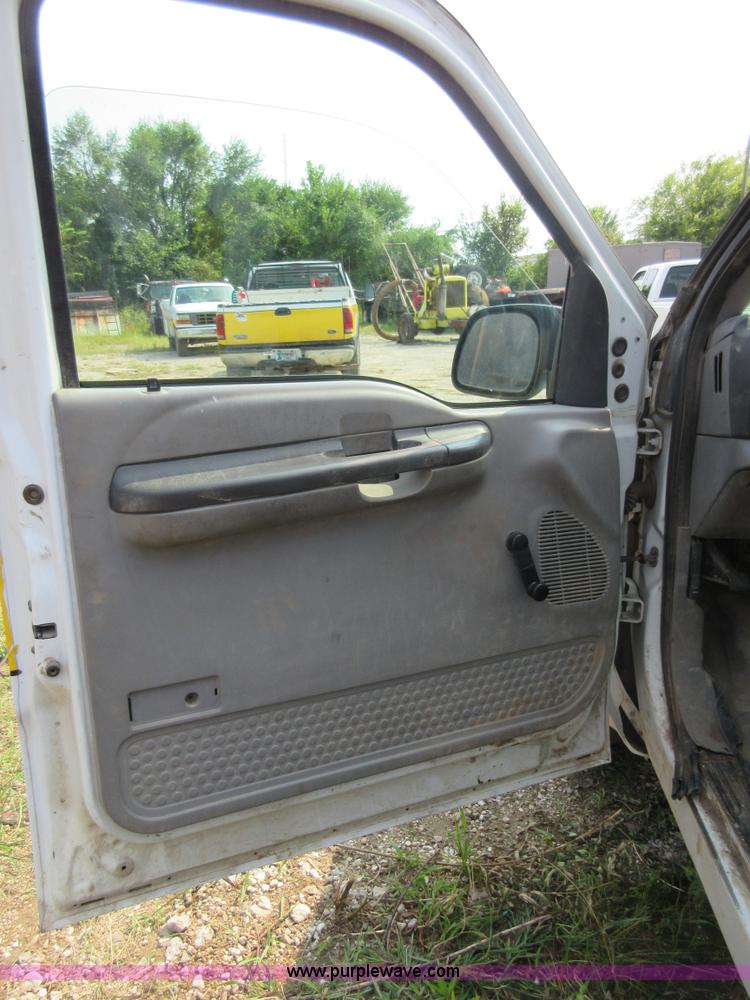 image for item I1998 2000 Ford F250 Super Duty utility truck