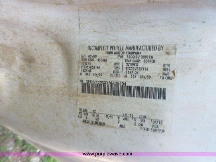 image for item I1998 2000 Ford F250 Super Duty utility truck