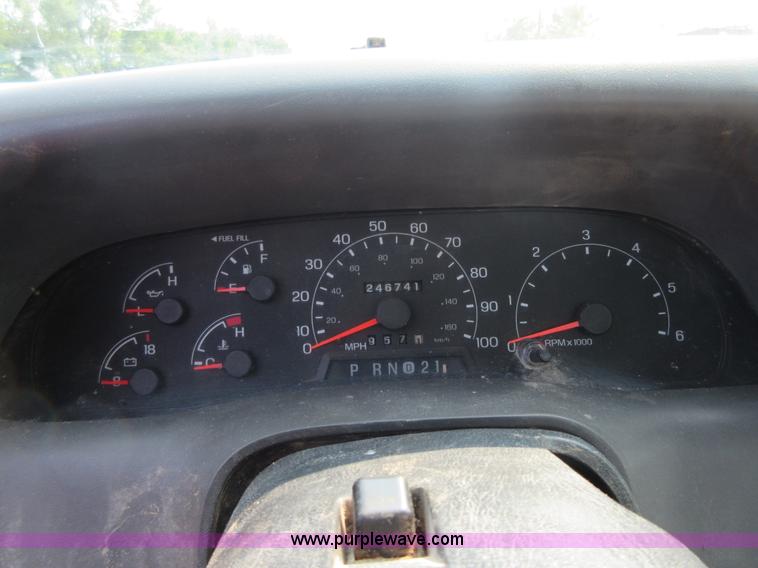 image for item I1998 2000 Ford F250 Super Duty utility truck