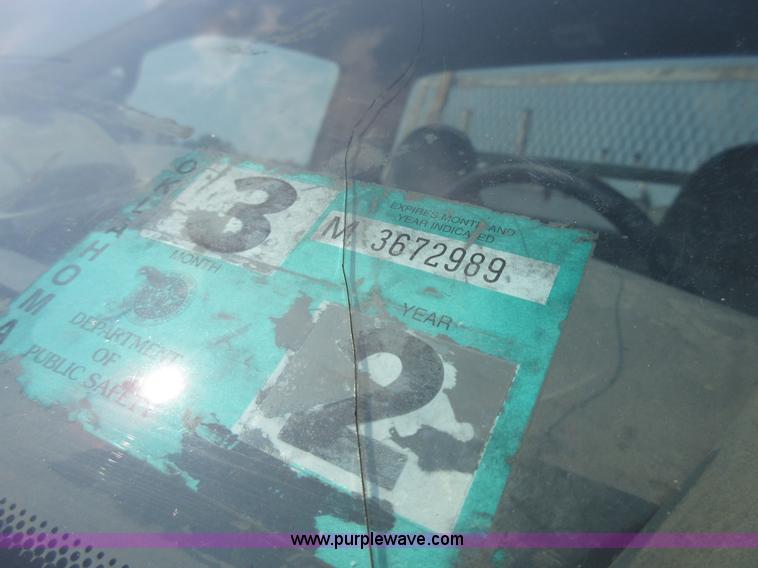 image for item I1998 2000 Ford F250 Super Duty utility truck