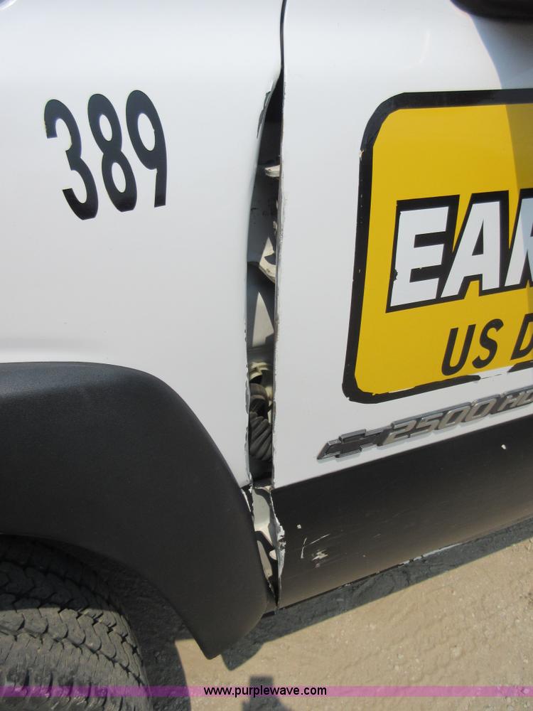 image for item I2000 2006 Chevrolet Silverado 2500HD Ext. Cab pickup truck