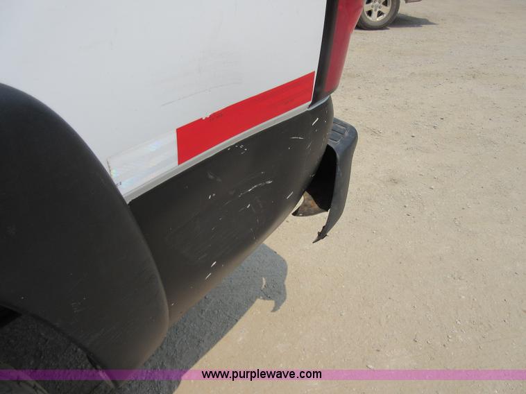 image for item I2000 2006 Chevrolet Silverado 2500HD Ext. Cab pickup truck