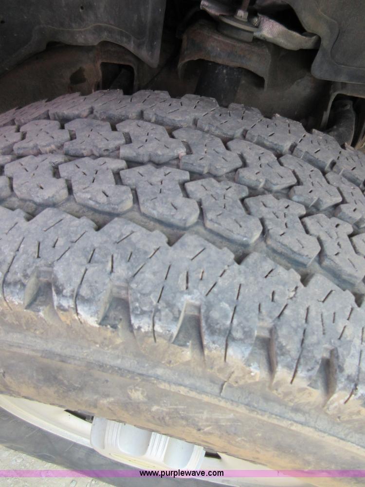 image for item I2000 2006 Chevrolet Silverado 2500HD Ext. Cab pickup truck