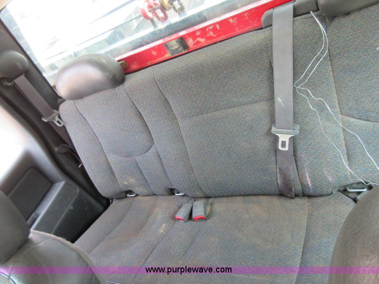 image for item I2000 2006 Chevrolet Silverado 2500HD Ext. Cab pickup truck