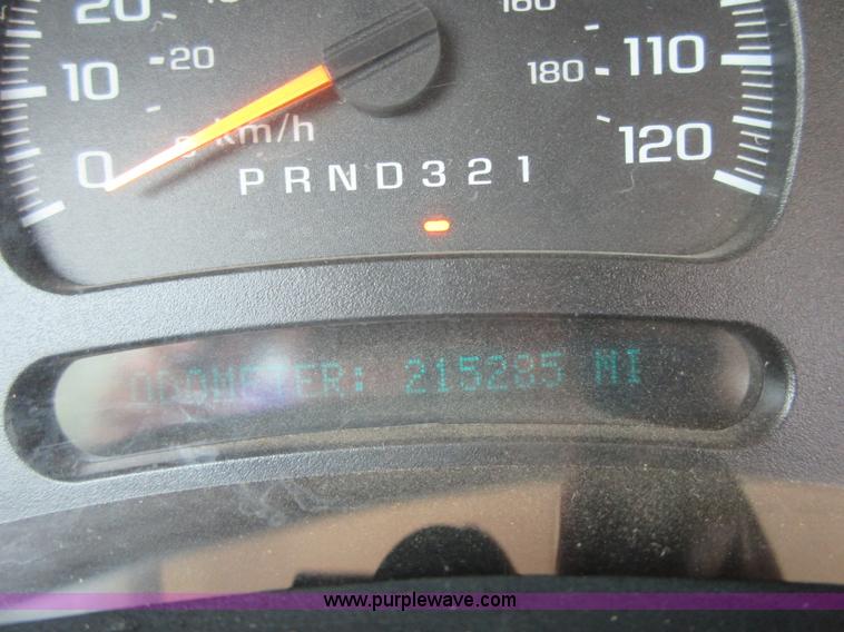 image for item I2000 2006 Chevrolet Silverado 2500HD Ext. Cab pickup truck