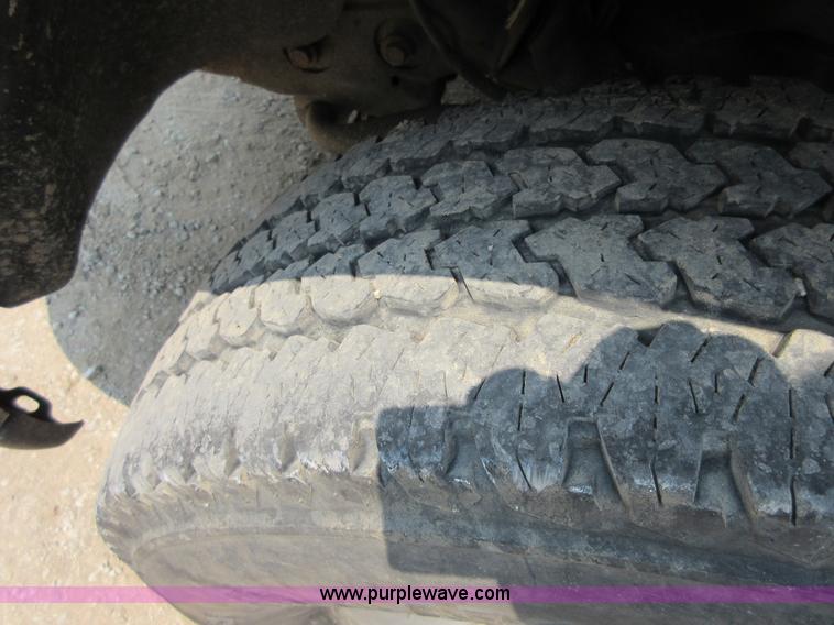 image for item I2000 2006 Chevrolet Silverado 2500HD Ext. Cab pickup truck