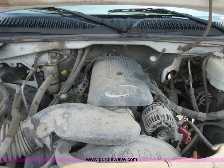 image for item I2000 2006 Chevrolet Silverado 2500HD Ext. Cab pickup truck