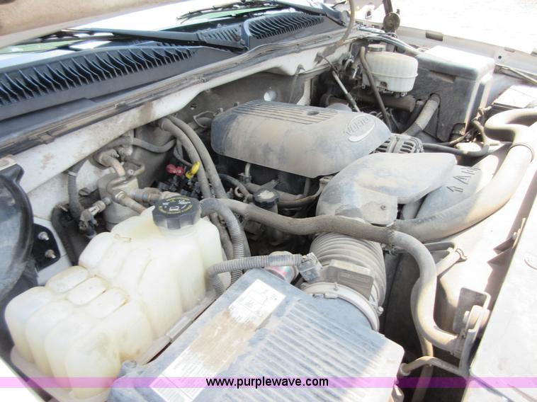 image for item I2000 2006 Chevrolet Silverado 2500HD Ext. Cab pickup truck