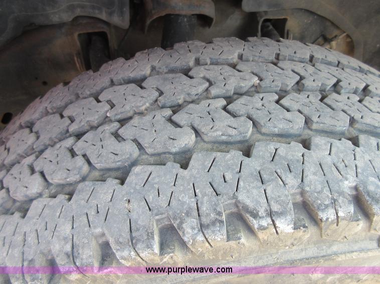 image for item I2000 2006 Chevrolet Silverado 2500HD Ext. Cab pickup truck