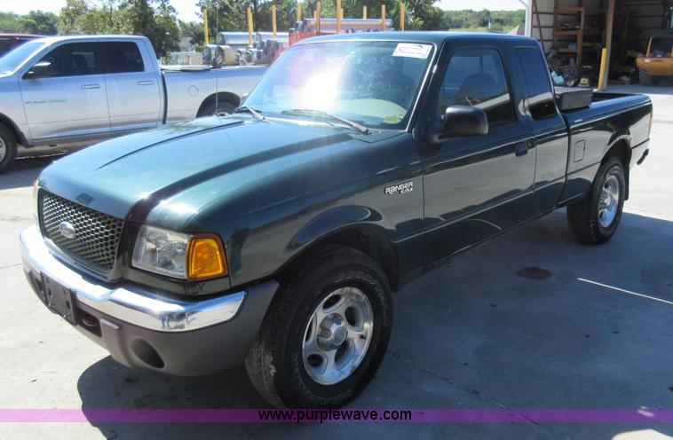 image for item I6442 2003 Ford Ranger SuperCab pickup truck