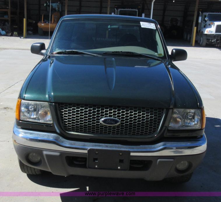 image for item I6442 2003 Ford Ranger SuperCab pickup truck