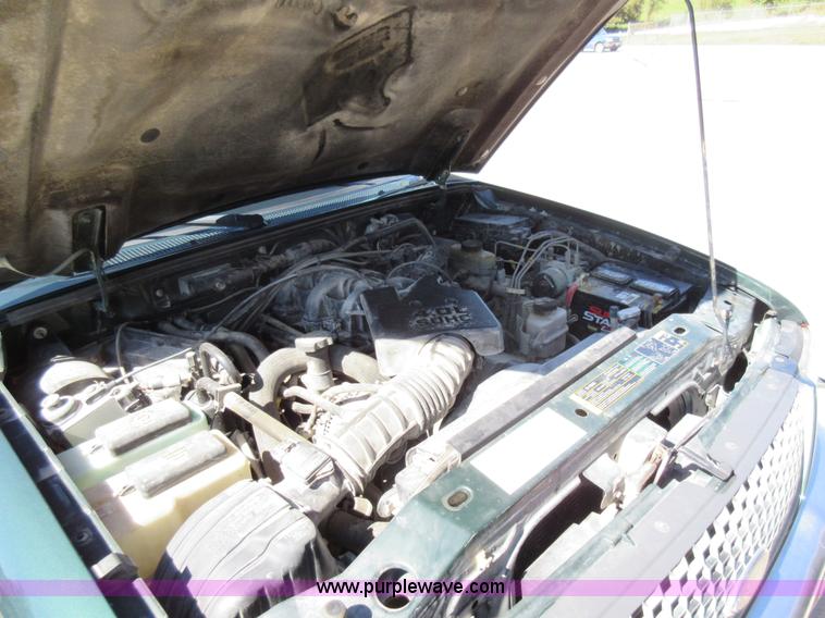 image for item I6442 2003 Ford Ranger SuperCab pickup truck