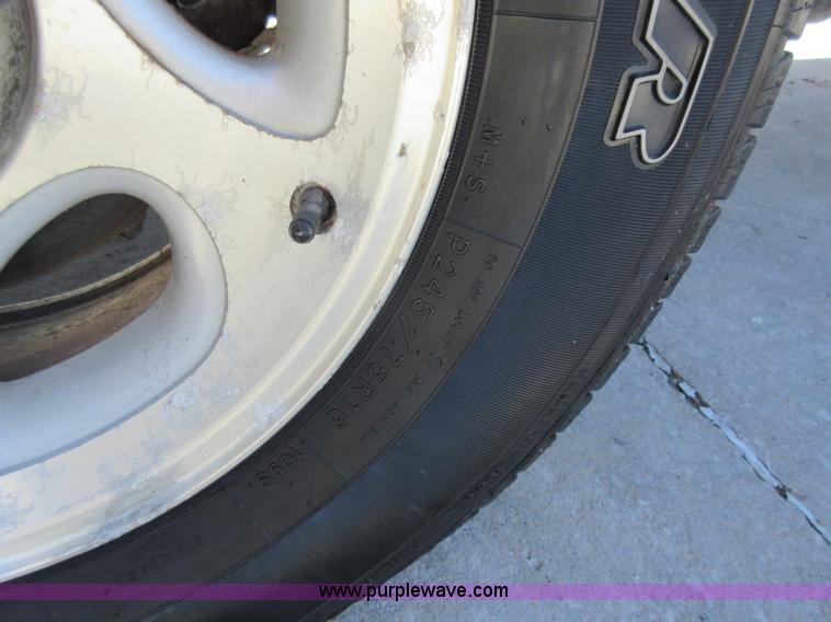 image for item I6442 2003 Ford Ranger SuperCab pickup truck