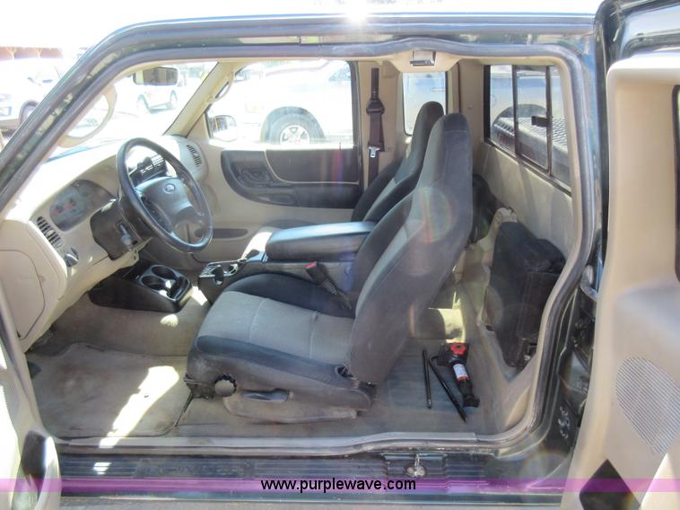 image for item I6442 2003 Ford Ranger SuperCab pickup truck